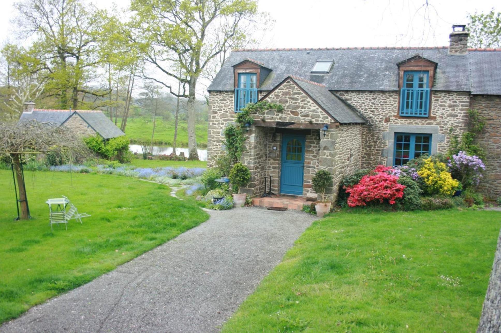 Au Pont Ricoul Bed & Breakfast Saint-Pierre-de-Plesguen ภายนอก รูปภาพ