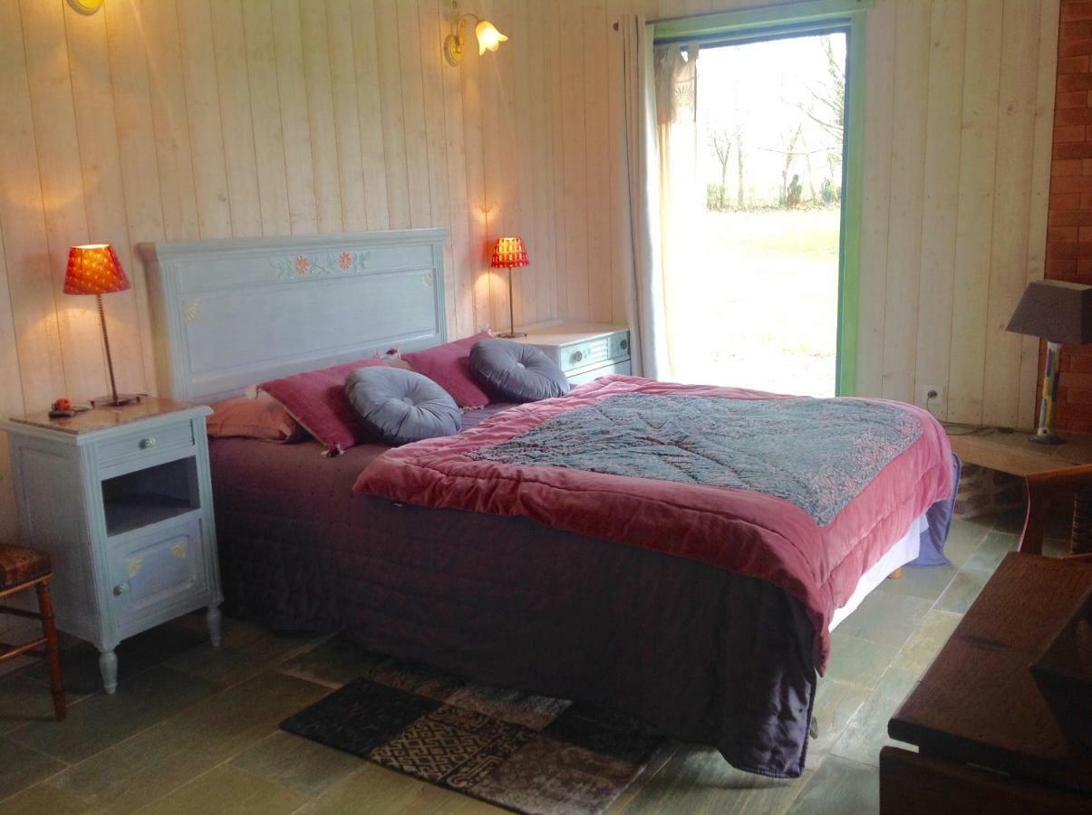 Au Pont Ricoul Bed & Breakfast Saint-Pierre-de-Plesguen ภายนอก รูปภาพ