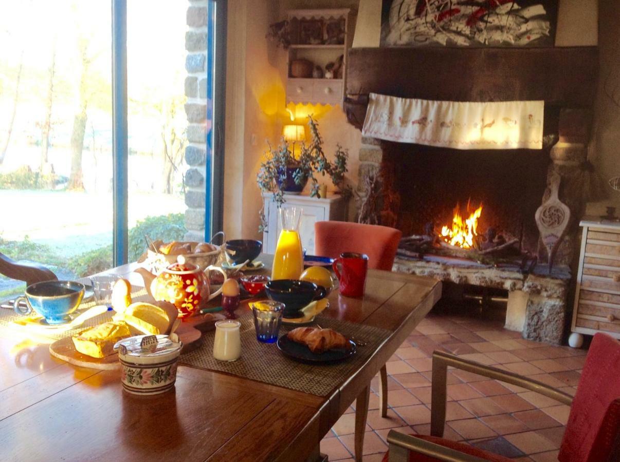 Au Pont Ricoul Bed & Breakfast Saint-Pierre-de-Plesguen ภายนอก รูปภาพ