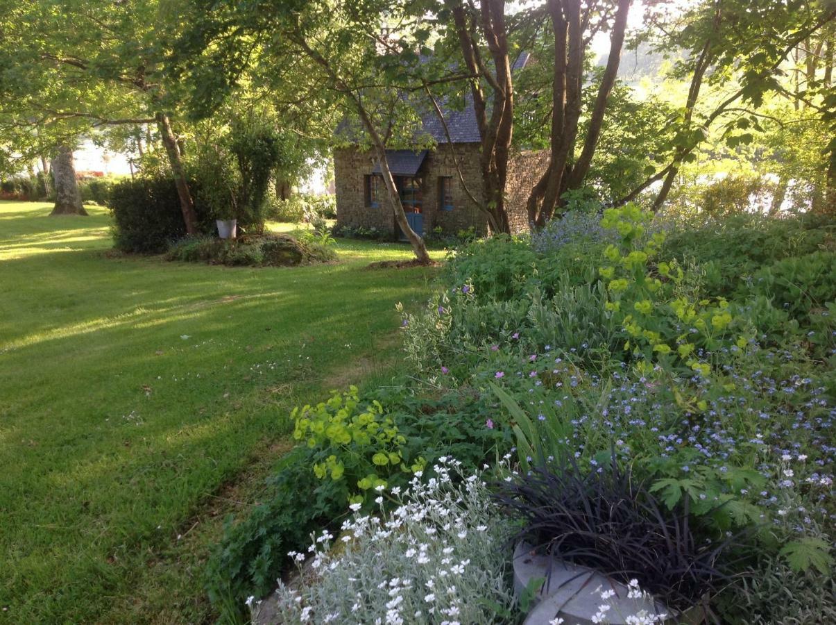 Au Pont Ricoul Bed & Breakfast Saint-Pierre-de-Plesguen ภายนอก รูปภาพ